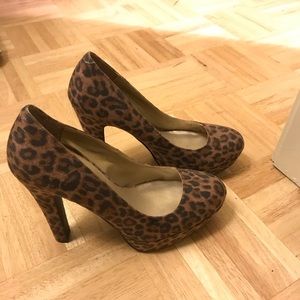 GUESS leopard print heels